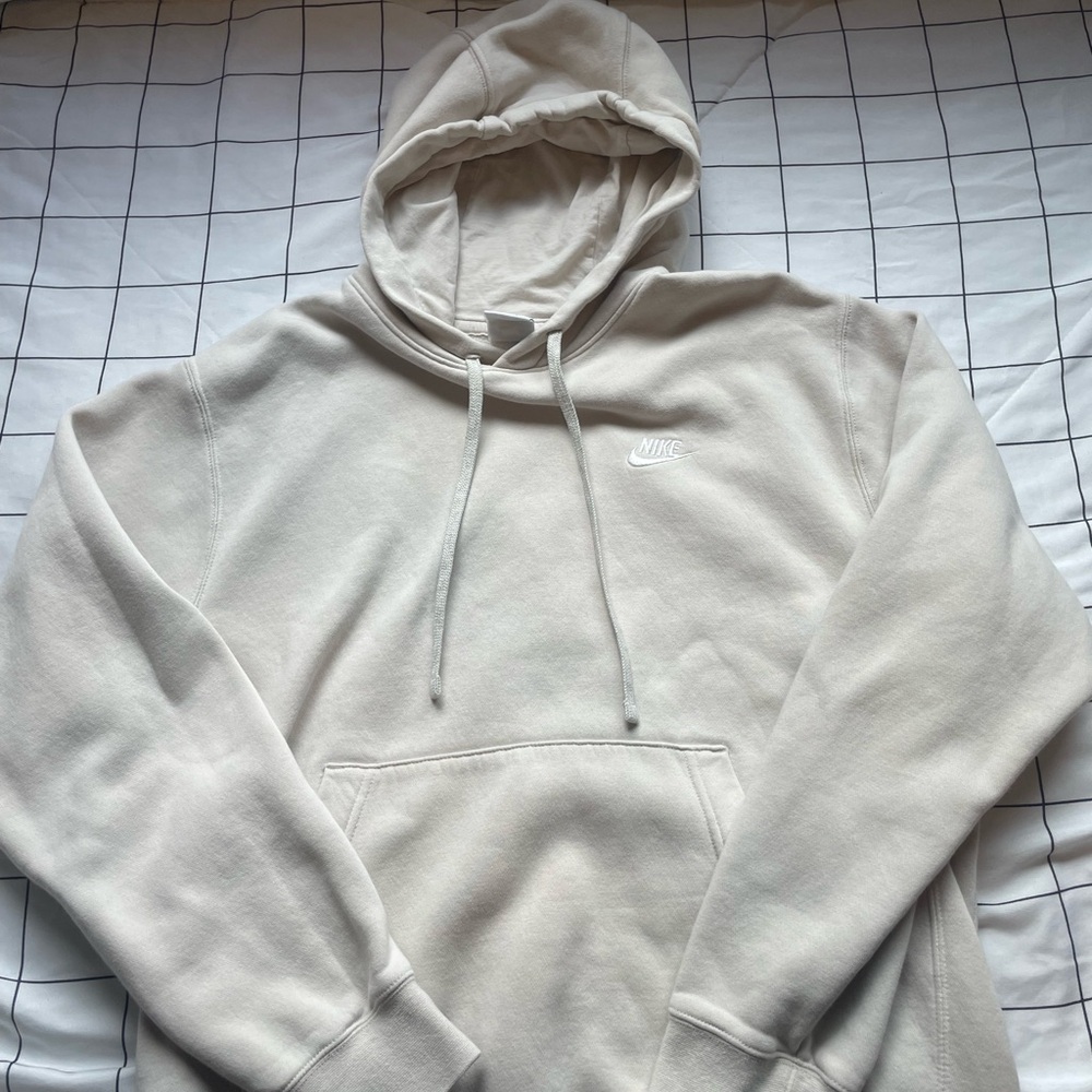 Women’s  size medium nike hoodie cream color
